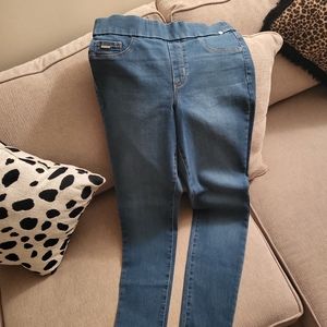 Brand New Nine West Skinny Jeans.